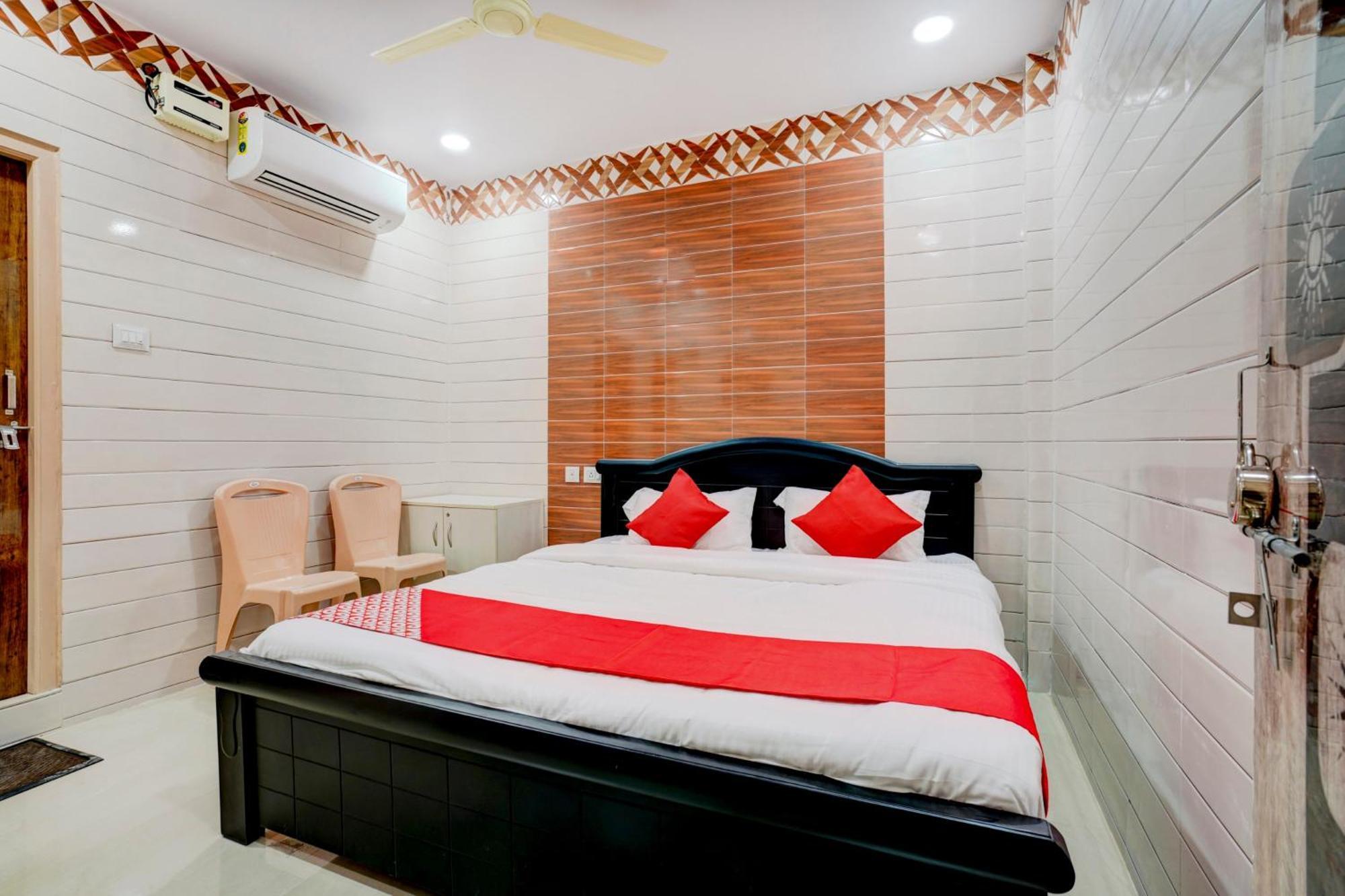 Hotel O Aroma Classic Near Nampally Main Railway Station ハイデラバード エクステリア 写真