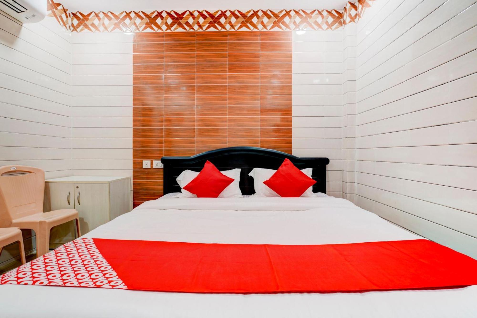 Hotel O Aroma Classic Near Nampally Main Railway Station ハイデラバード エクステリア 写真