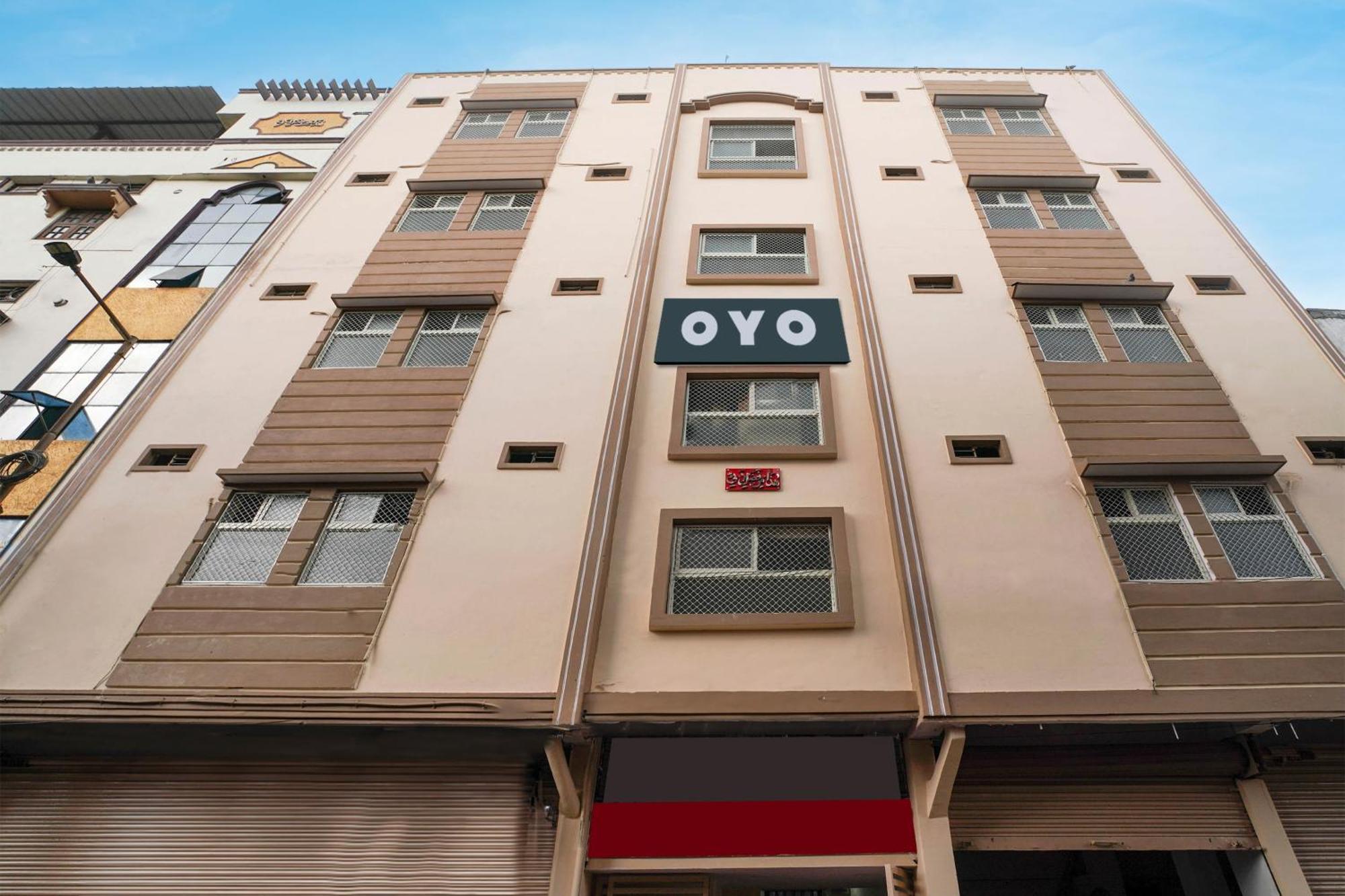 Hotel O Aroma Classic Near Nampally Main Railway Station ハイデラバード エクステリア 写真