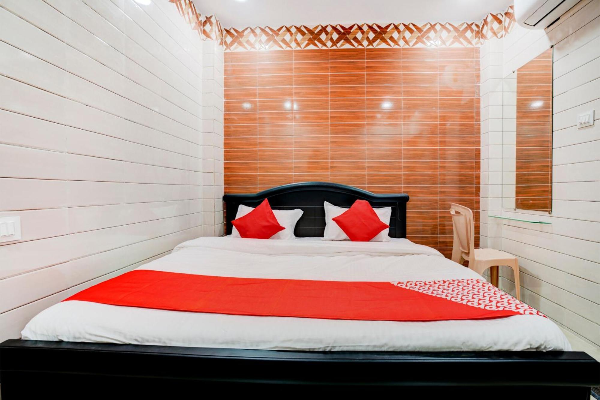 Hotel O Aroma Classic Near Nampally Main Railway Station ハイデラバード エクステリア 写真