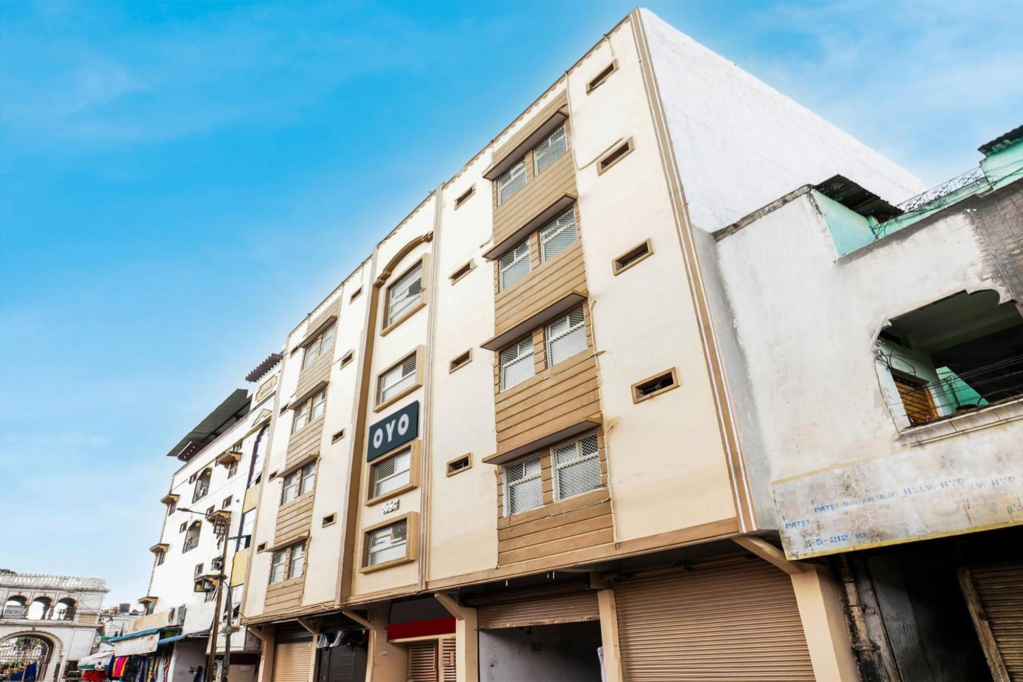 Hotel O Aroma Classic Near Nampally Main Railway Station ハイデラバード エクステリア 写真