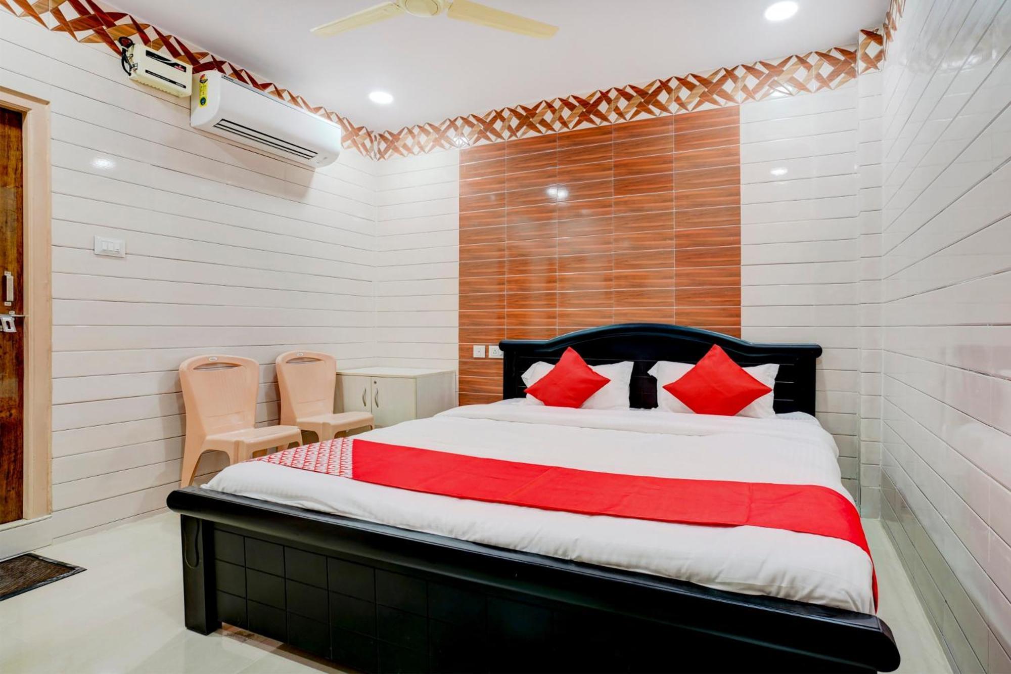 Hotel O Aroma Classic Near Nampally Main Railway Station ハイデラバード エクステリア 写真