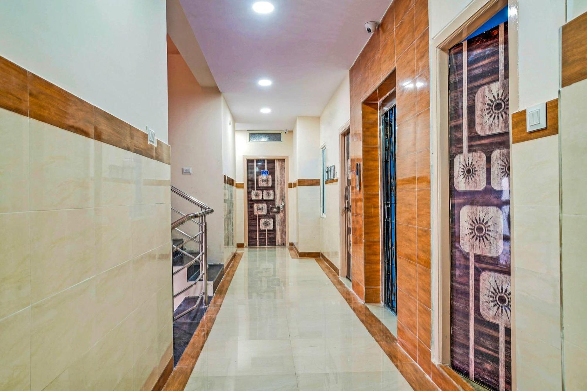 Hotel O Aroma Classic Near Nampally Main Railway Station ハイデラバード エクステリア 写真